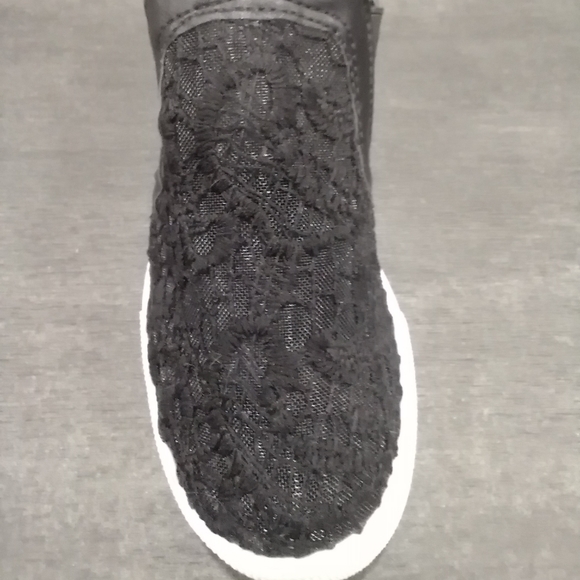 Brand new black lace sneakers - Picture 3 of 8